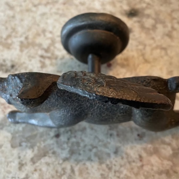 Cast Iron Flying Pig Wall Decor - Picture 2 of 2